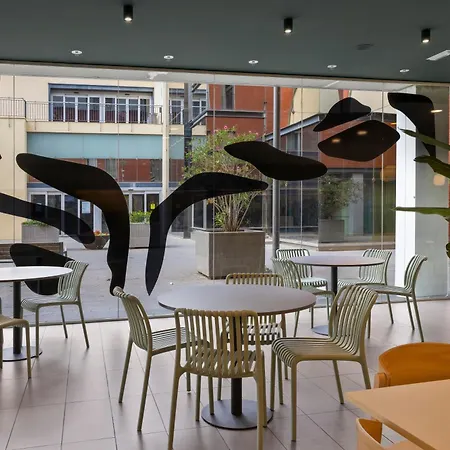 B&B Hotel Girona 3-2